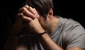 סגירת תיק לאחר שימוע למנהל בחברת נדל"ן שנעצר בחשד לתקיפת אדם זקן בעסק