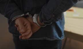 שחרור ממעצר לקוח שנחשד בדקירת בני זוג על רקע סכסוך רומנטי