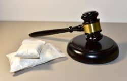 ביטול הרשעה לעורך דין מוכר שהואשם בהחזקת קוקאין